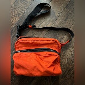 Baggu tomato fanny pack